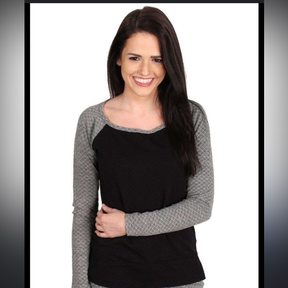 Cozy Quilt Raglan Sweater in Heather Grey by Beyond Yoga size medium